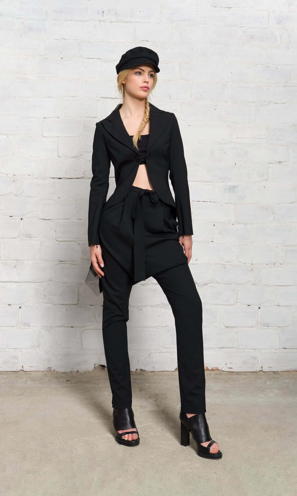 Blazer péplum en tulle à fermeture échancrée