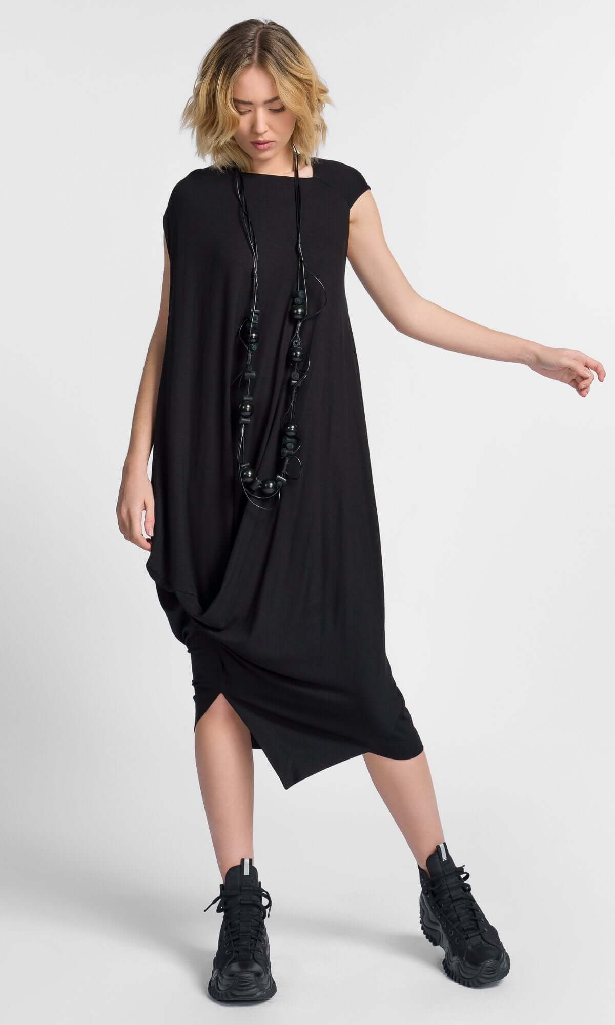 Long collier en cuir avec perles en bois
