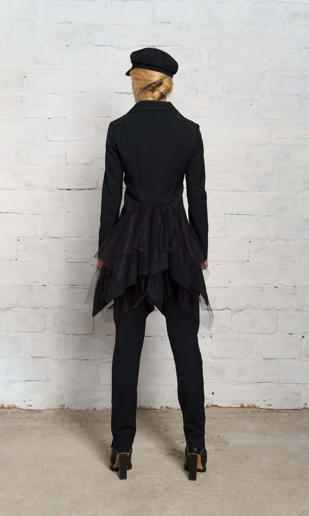 Blazer péplum en tulle à fermeture échancrée