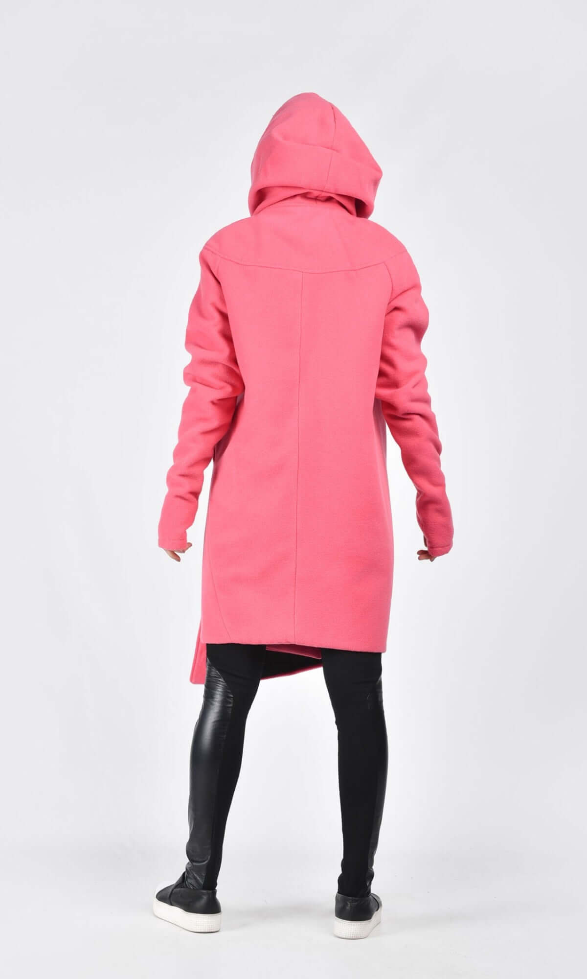 Manteau asymétrique audacieux à capuche en cachemire A07198