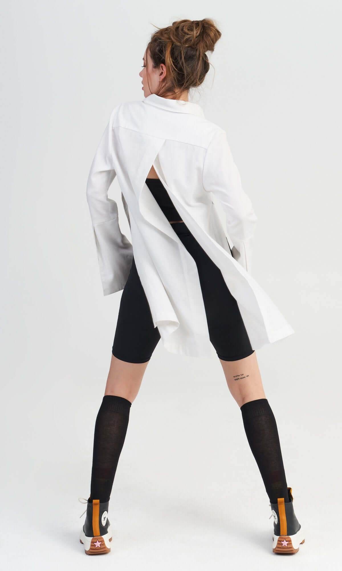 Élégante chemise asymétrique en lin