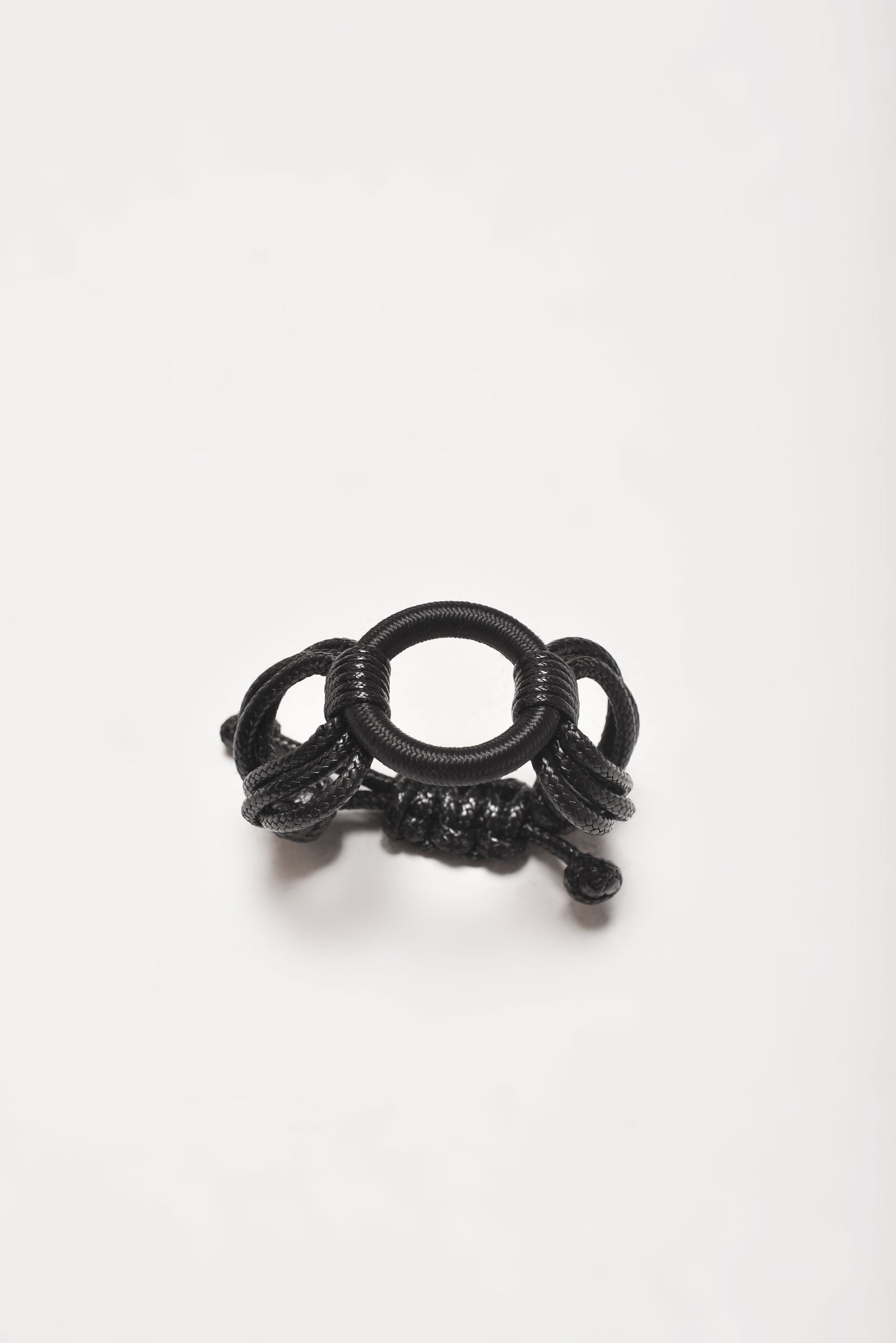 Black Extravagant Leather Circle Bracelet