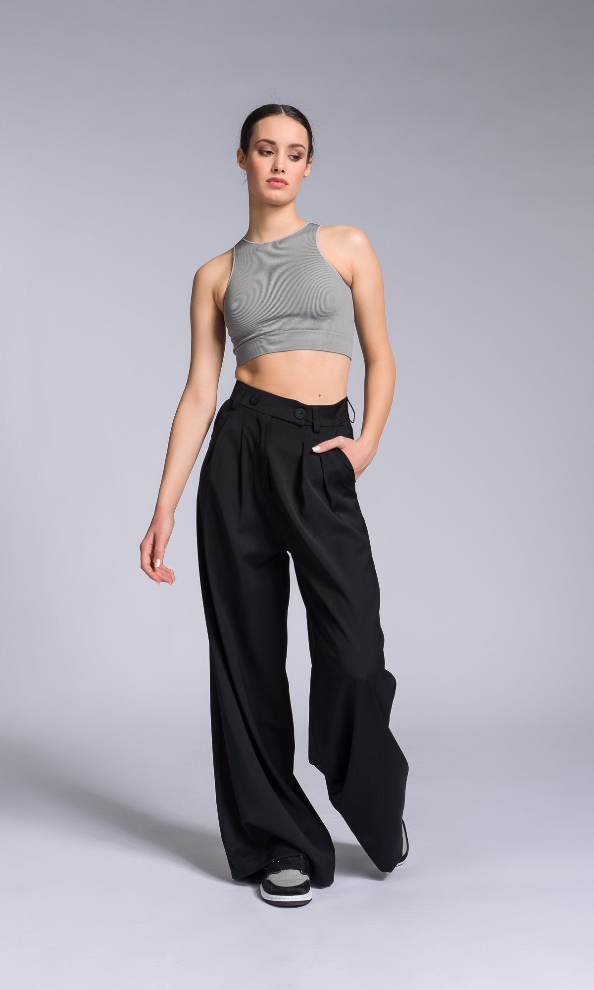 Cool Wool Tuck Pants - AAKASHA