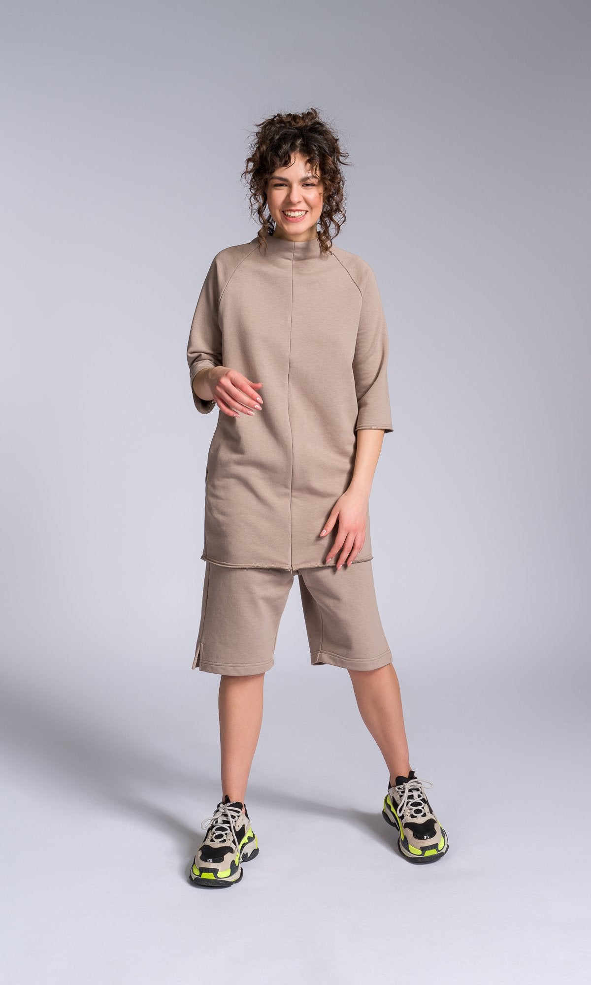 Two-piece Set of Tunic Sweatshirt with Zipper Slits and Cotton Shorts - AAKASHA