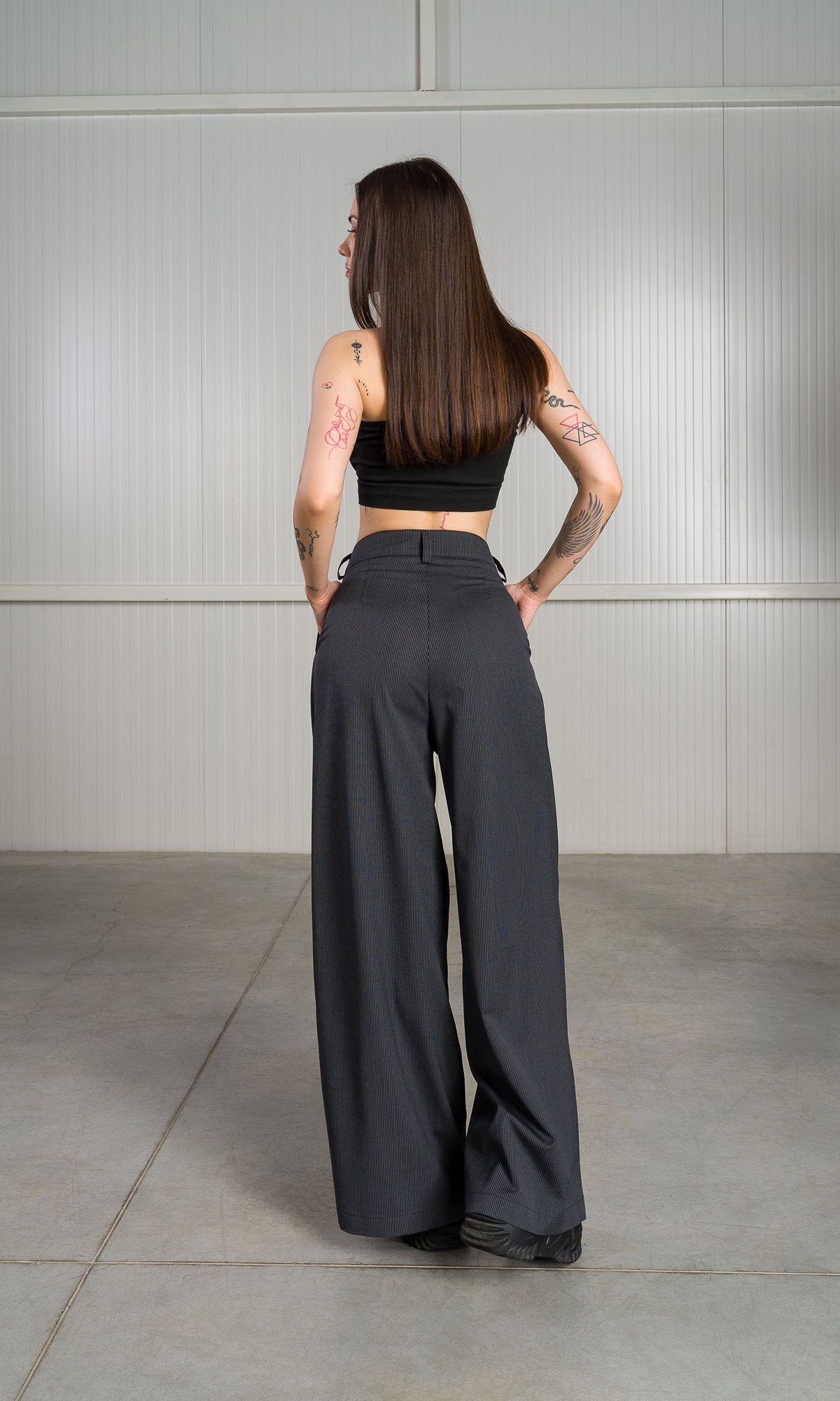 Cool Wool Tuck Pants - AAKASHA