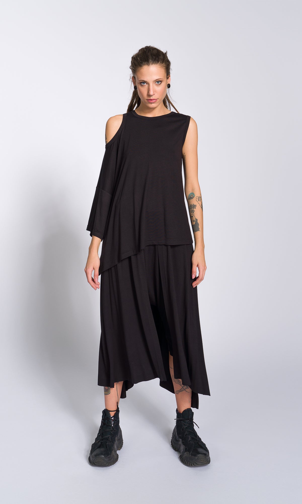 Two-piece Set of Cape Pants and One Sleeve Top - AAKASHA