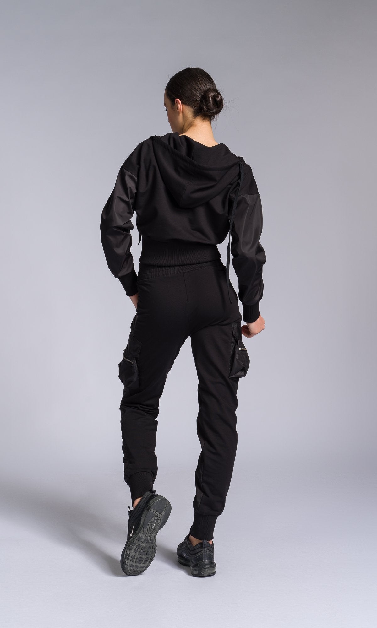 Two-piece Set of Joggers with Cargo Pockets and Cropped Zip-up Hoodie - AAKASHA