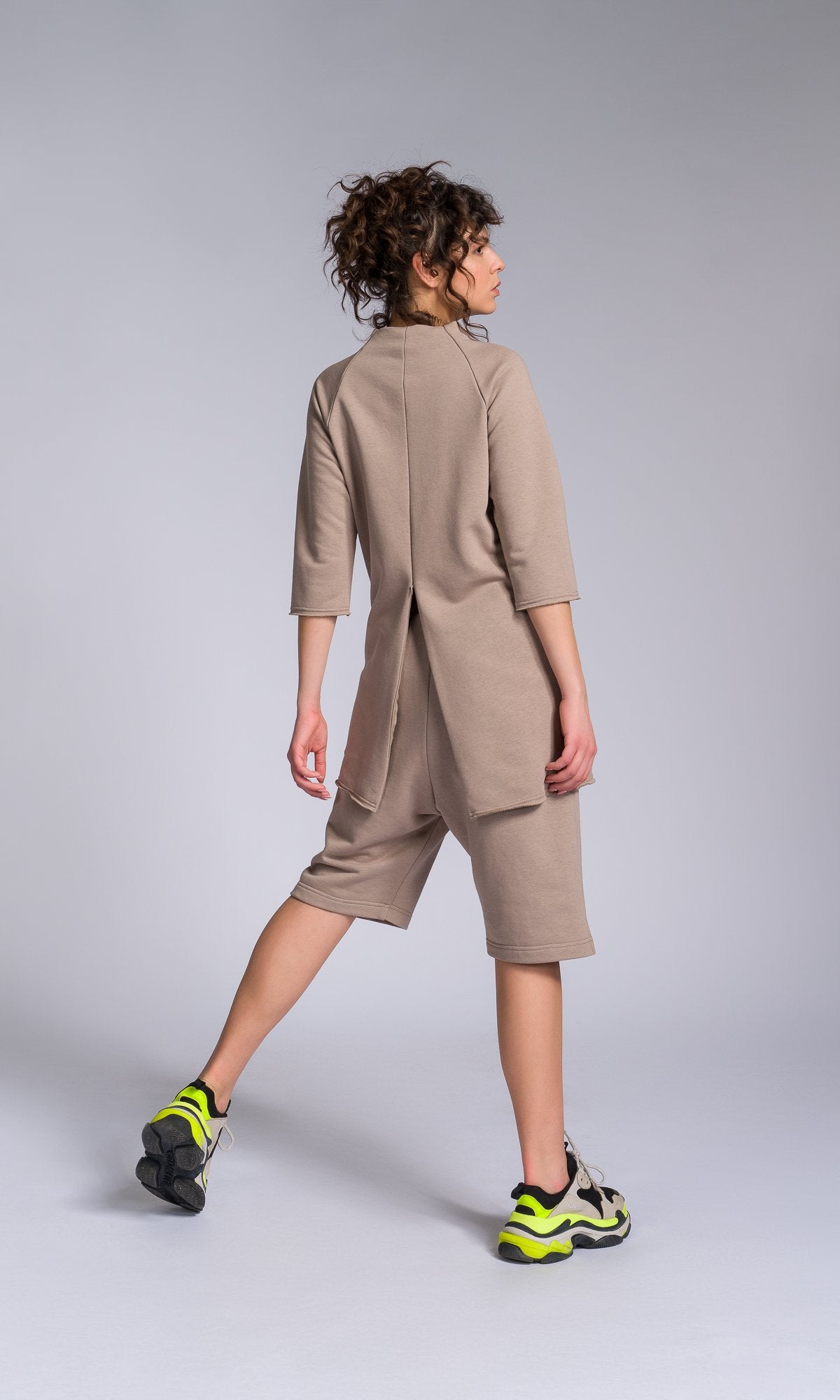 Two-piece Set of Tunic Sweatshirt with Zipper Slits and Cotton Shorts - AAKASHA