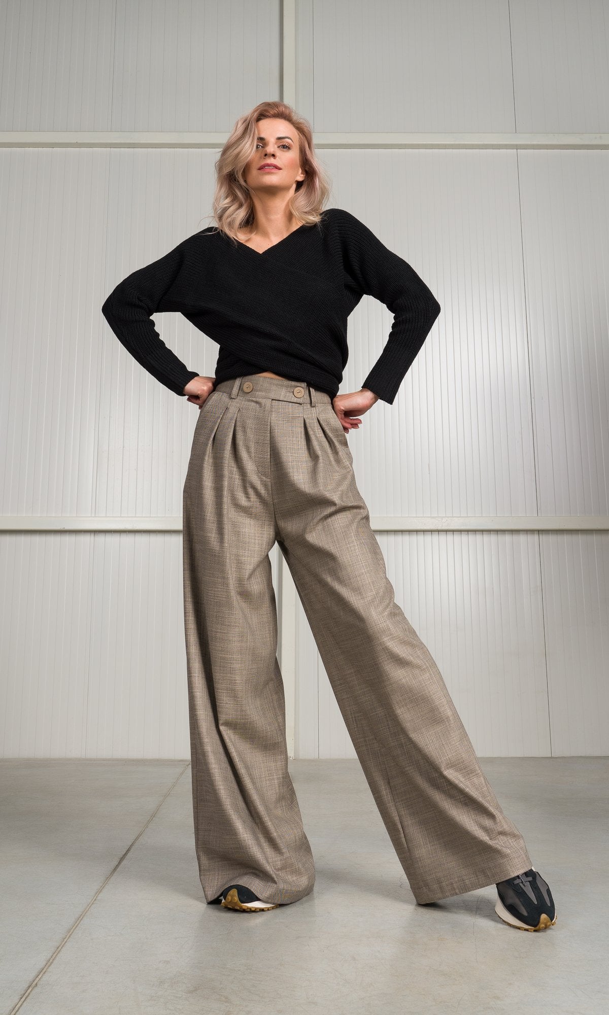 Plain Weave Tuck Pants - AAKASHA