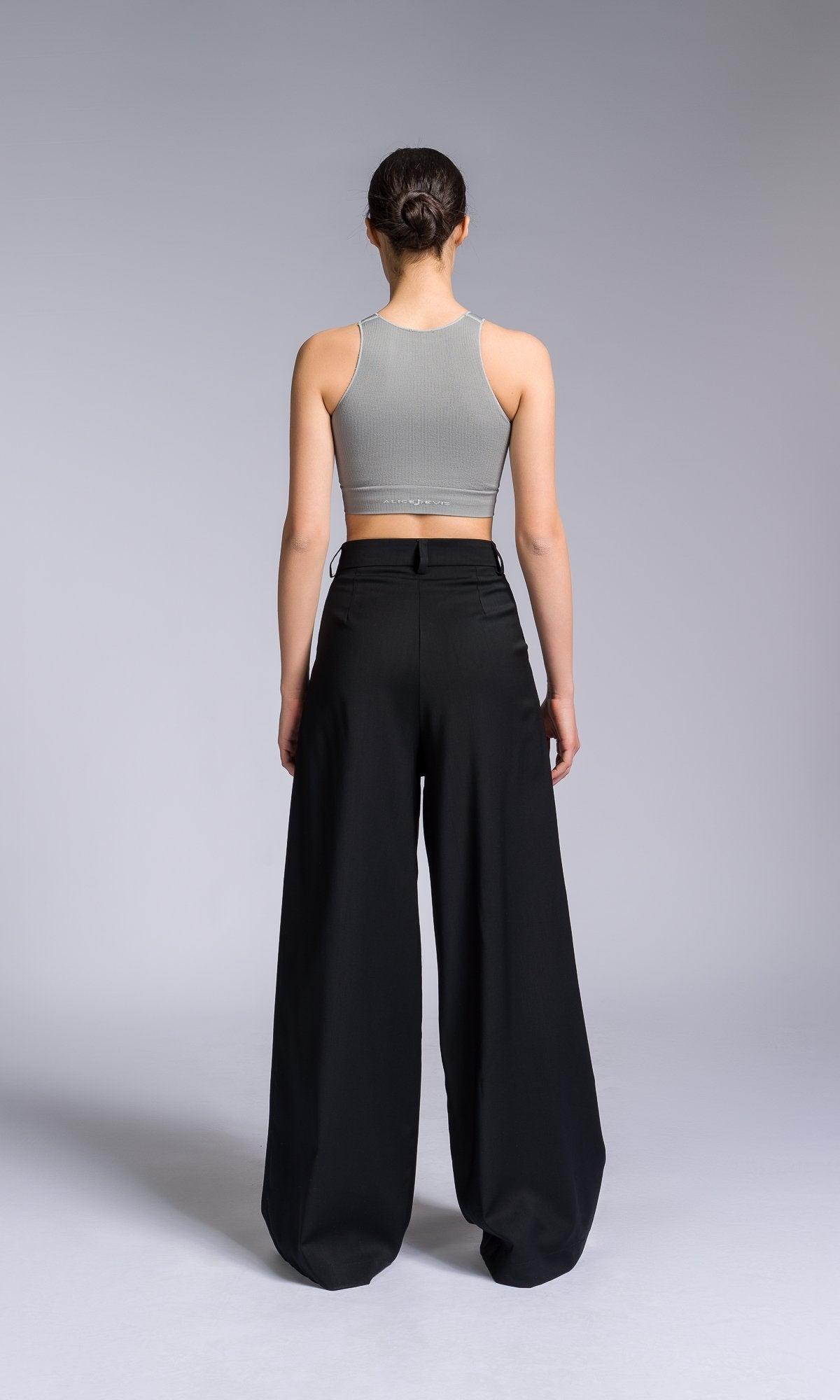 Cool Wool Tuck Pants - AAKASHA