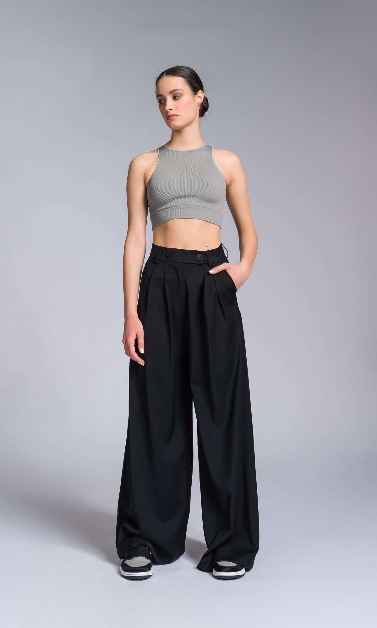 Cool Wool Tuck Pants - AAKASHA