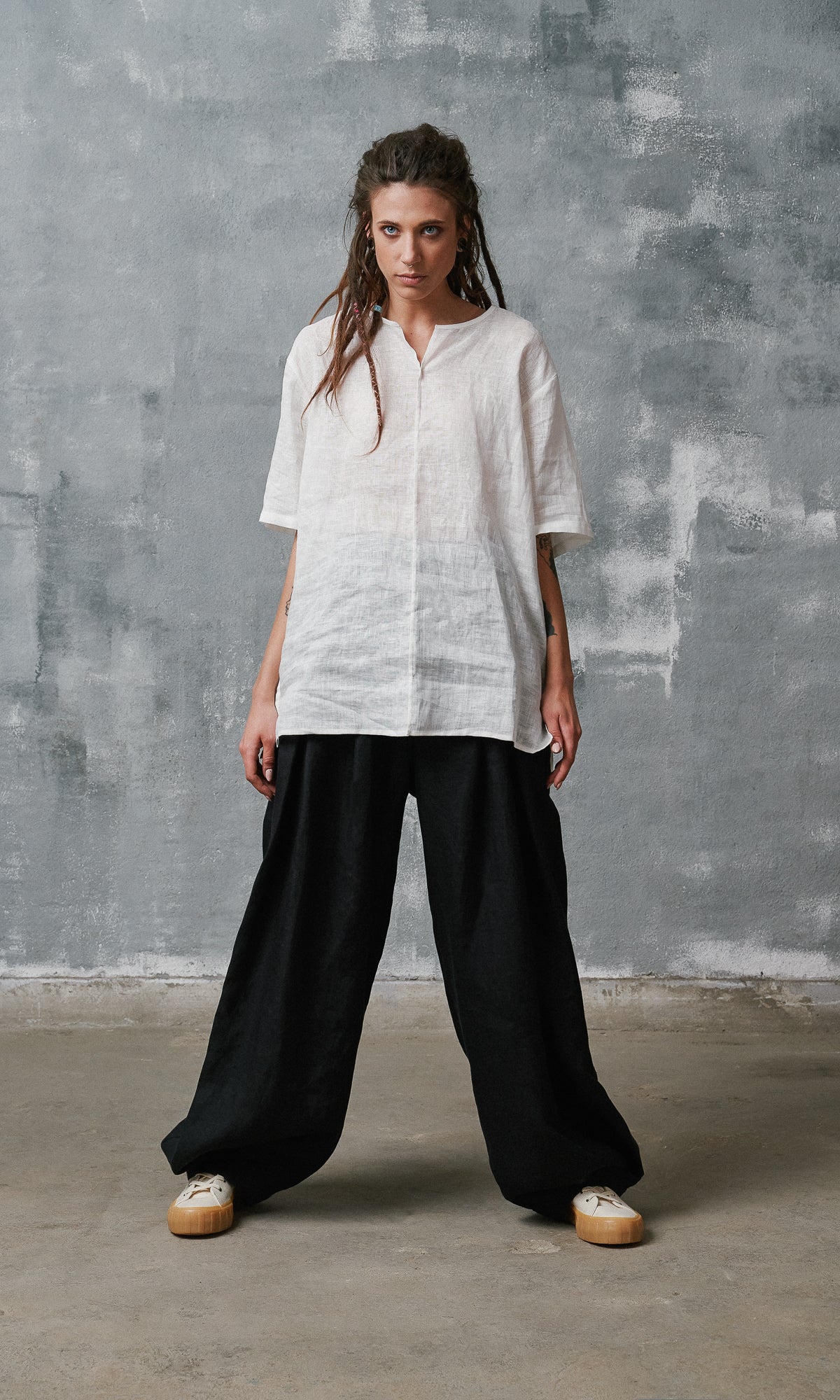 Outer Hem Linen Blouse