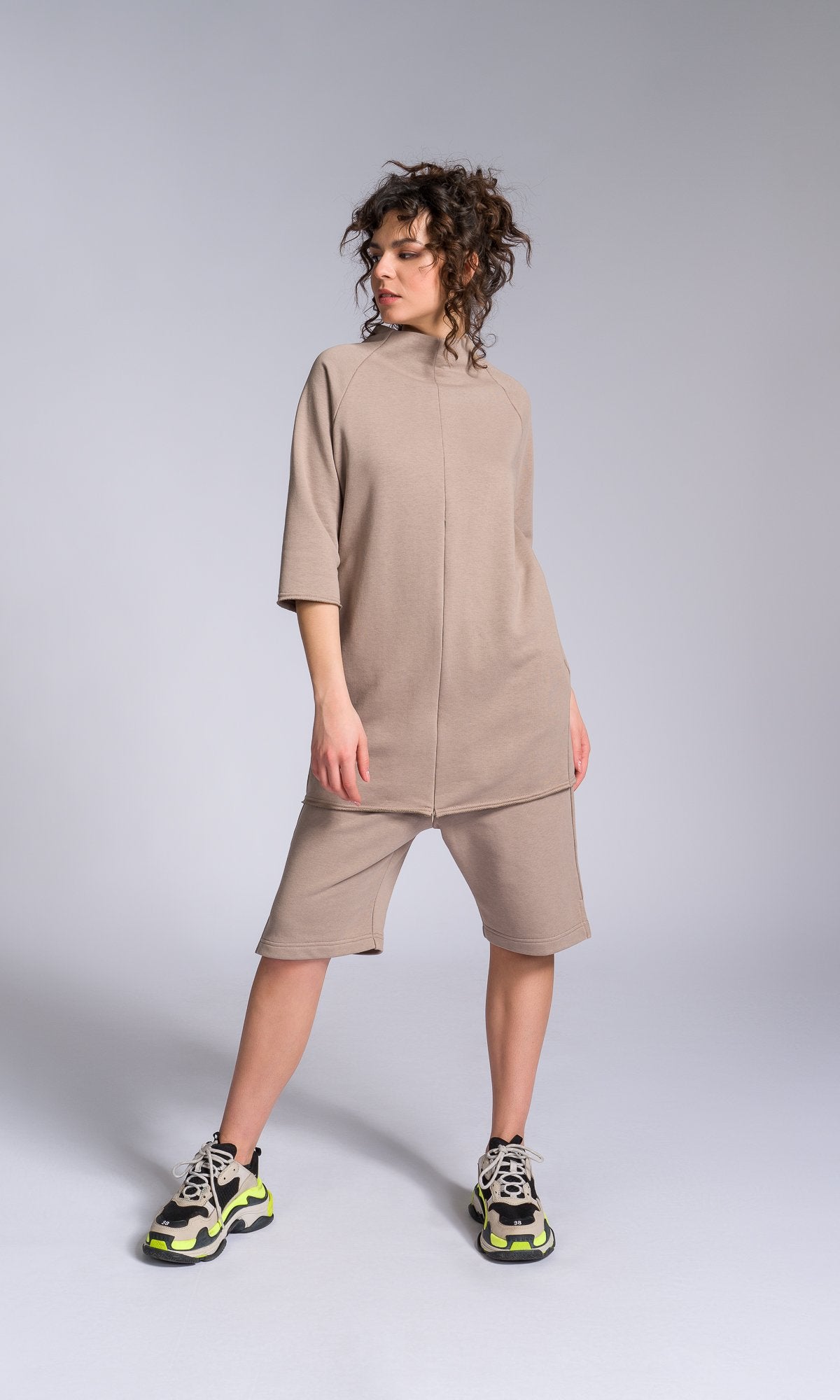 Two-piece Set of Tunic Sweatshirt with Zipper Slits and Cotton Shorts - AAKASHA