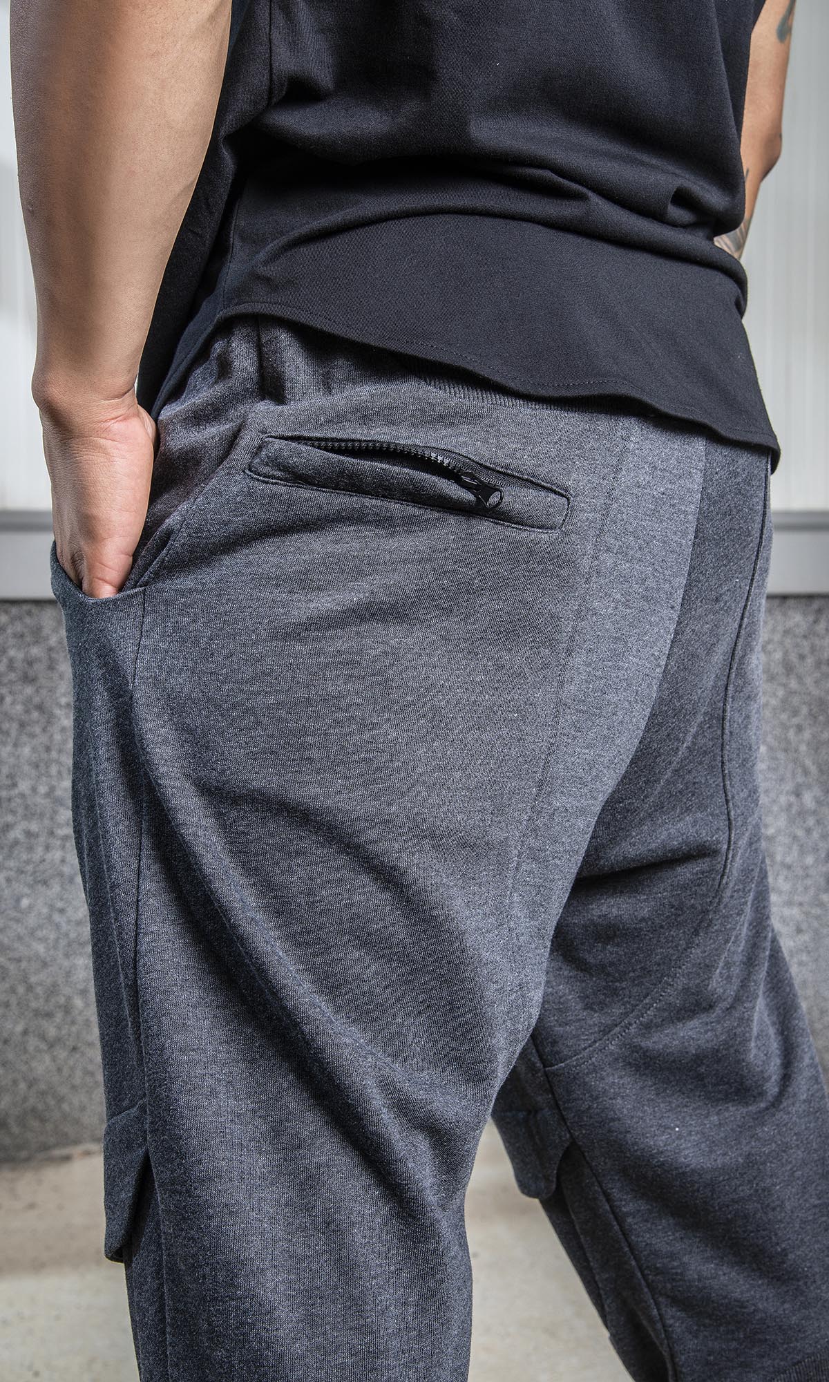 Loose Sweatpants With Knee Pads