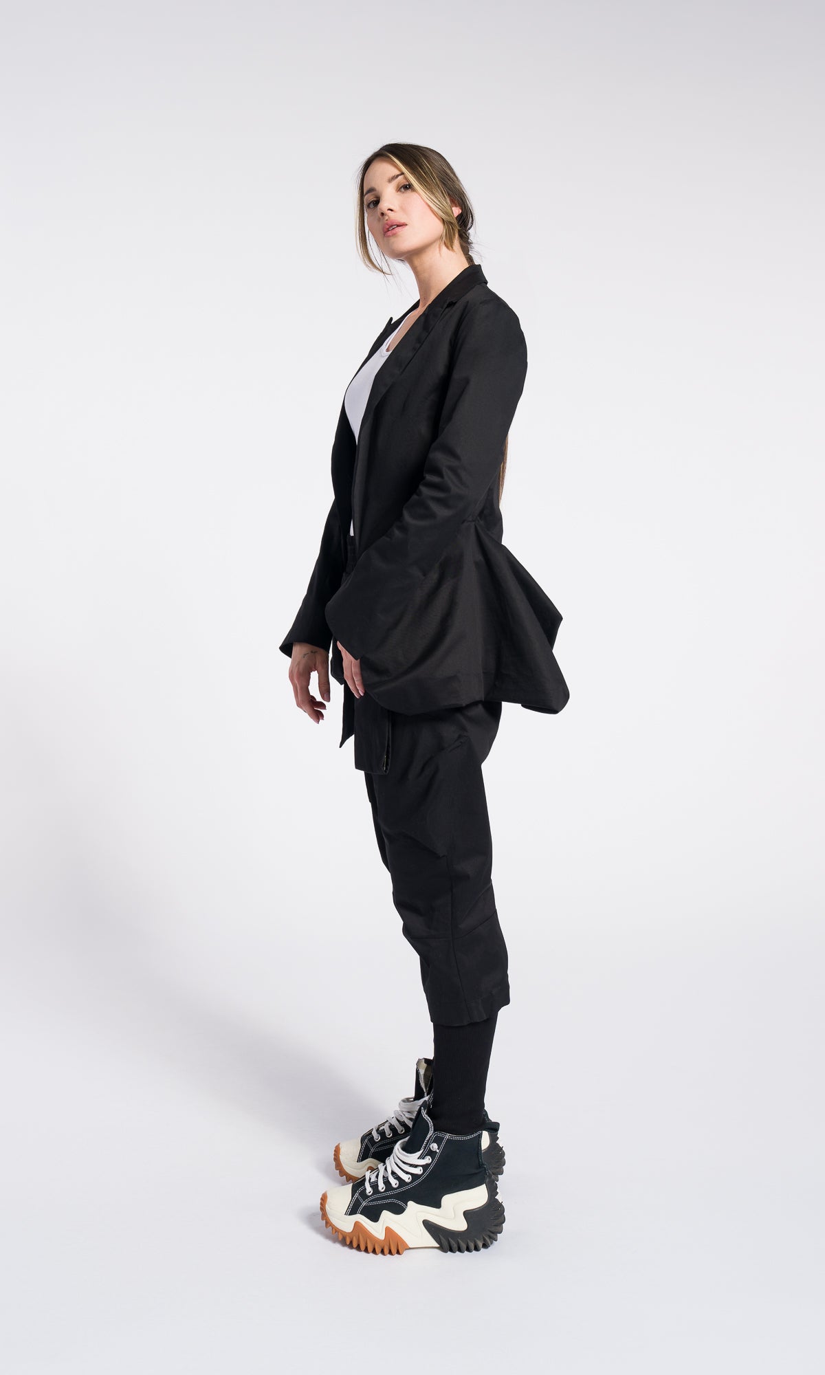 Black Utility Cargo Pants – Structured Minimal Streetwear with Statement Pockets