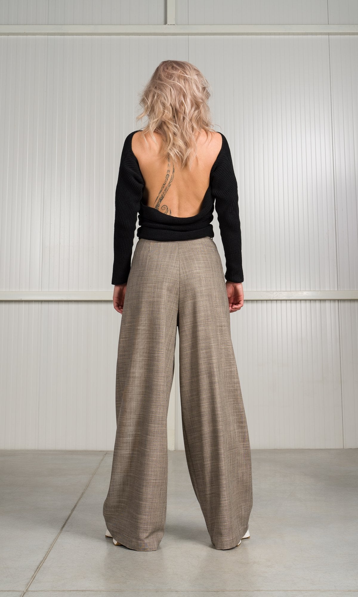 Plain Weave Tuck Pants - AAKASHA