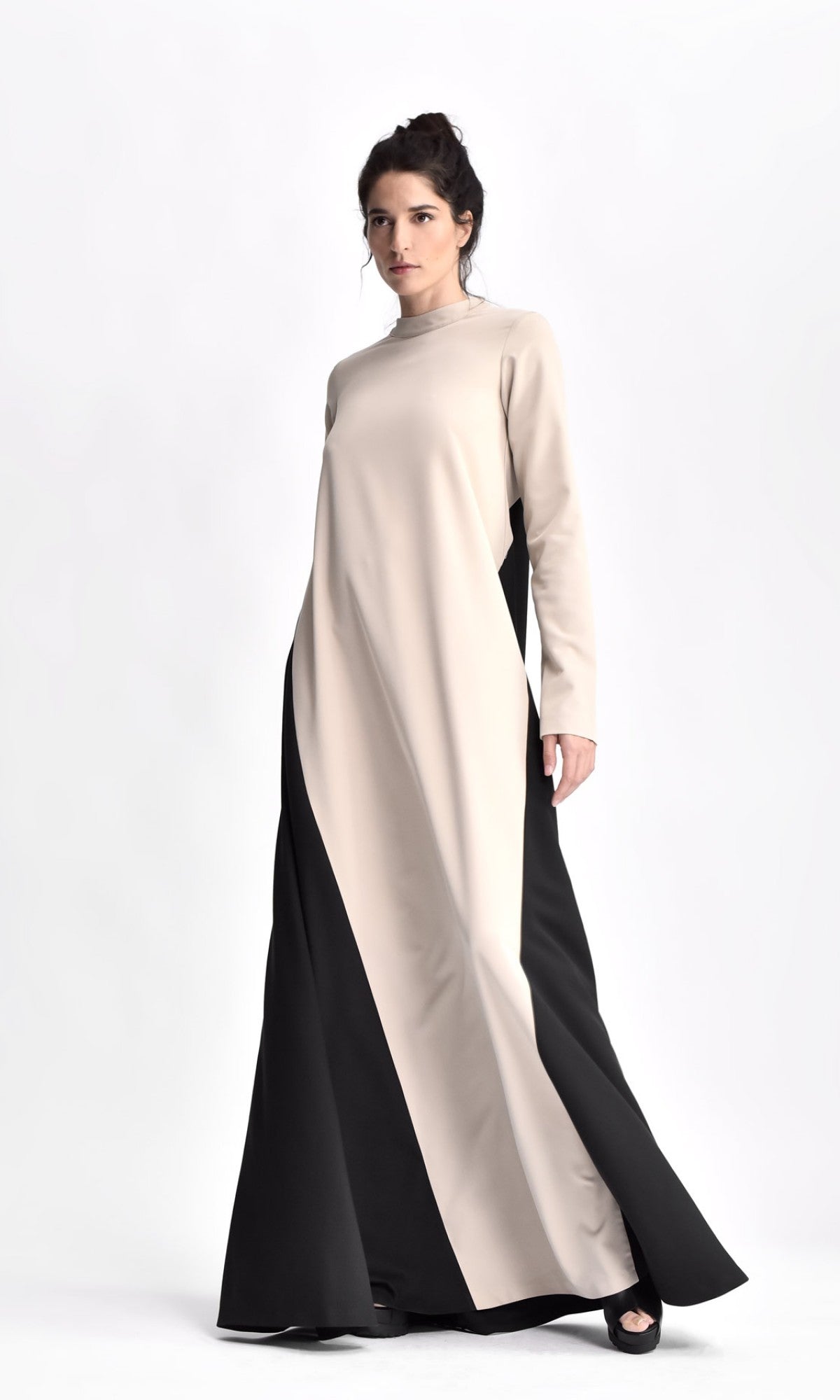 Bicolor Maxi Dress with Long Sleeves - AAKASHA