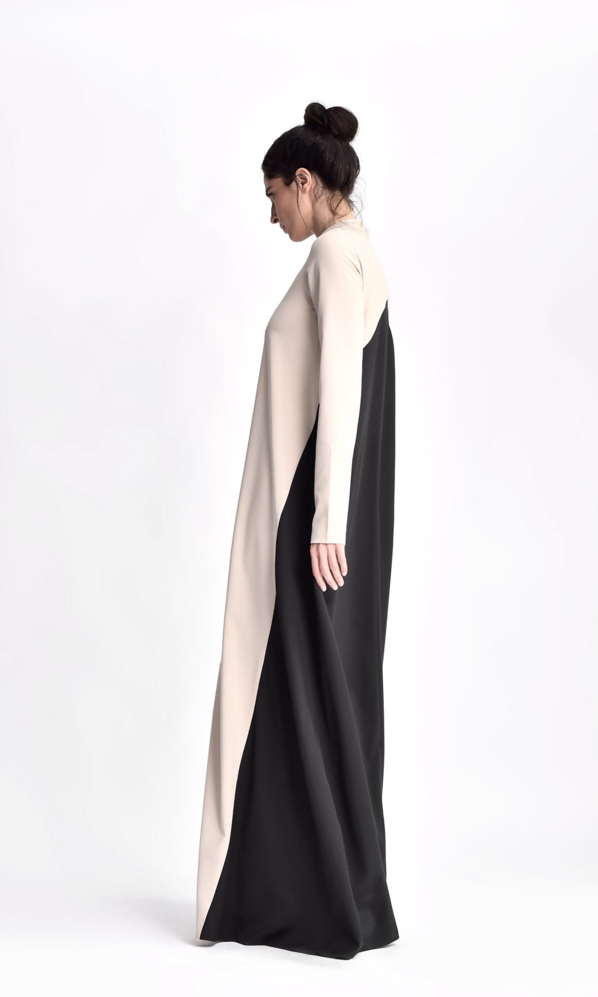 Bicolor Maxi Dress with Long Sleeves - AAKASHA