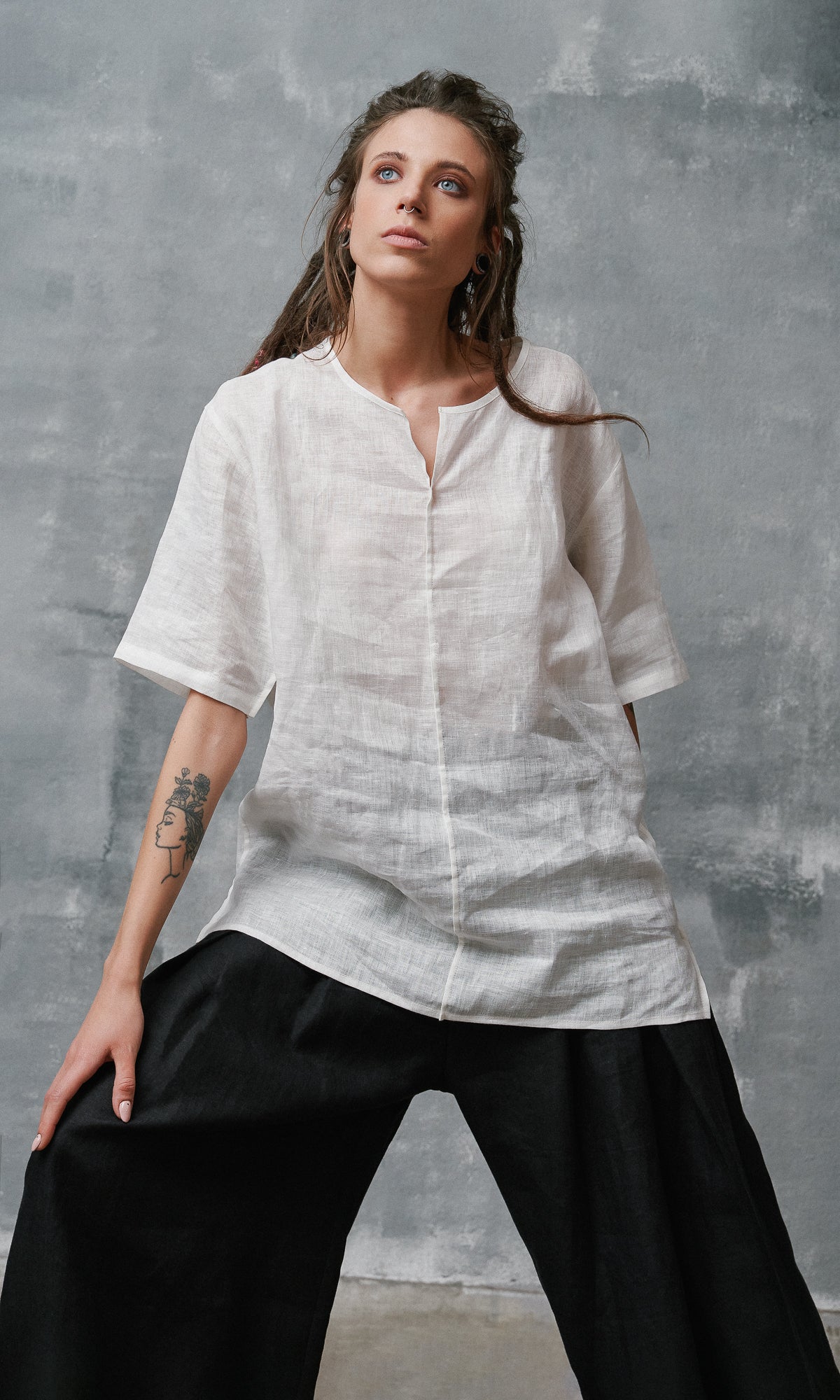 Outer Hem Linen Blouse