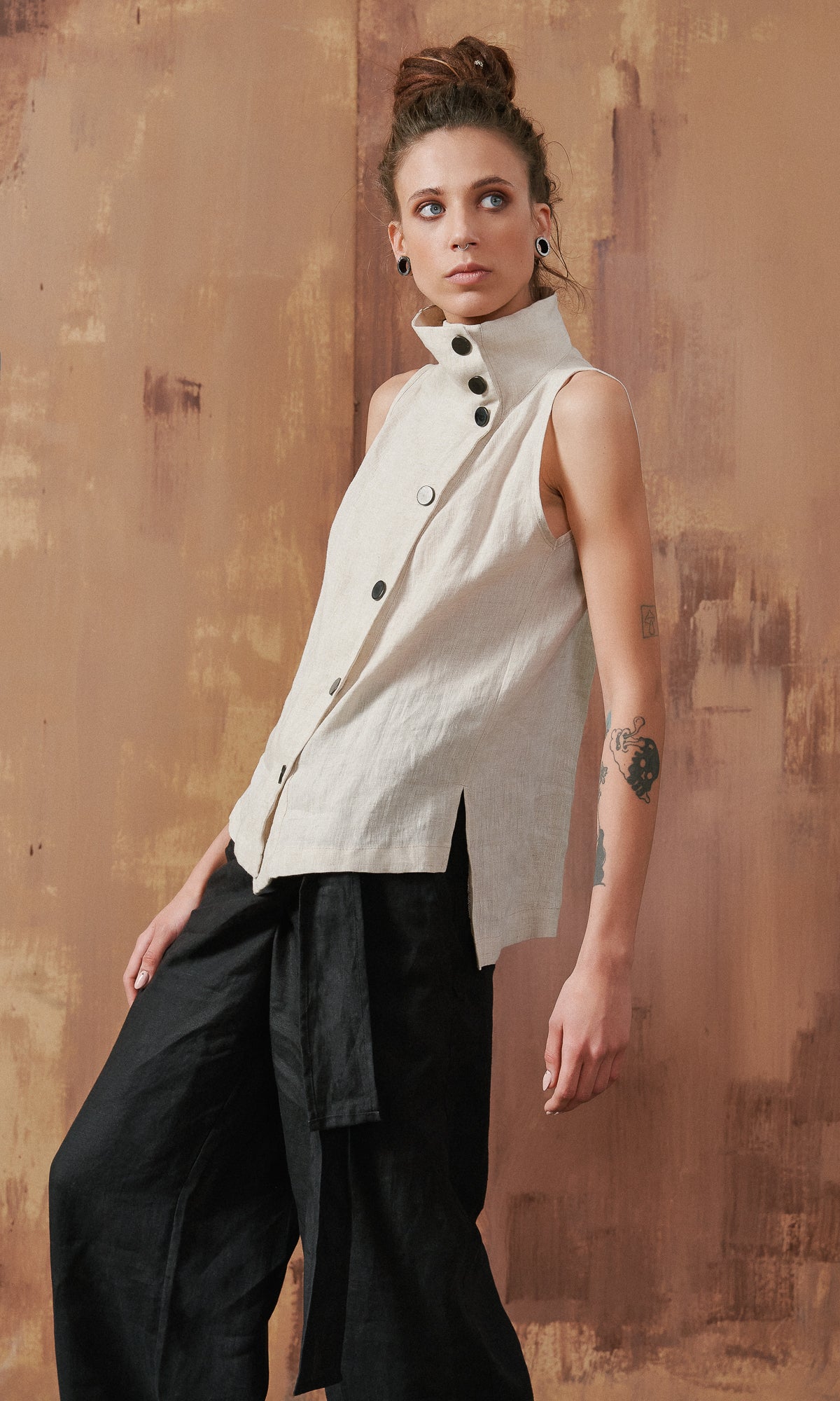 Sleeveless Buttoned Linen Top - AAKASHA