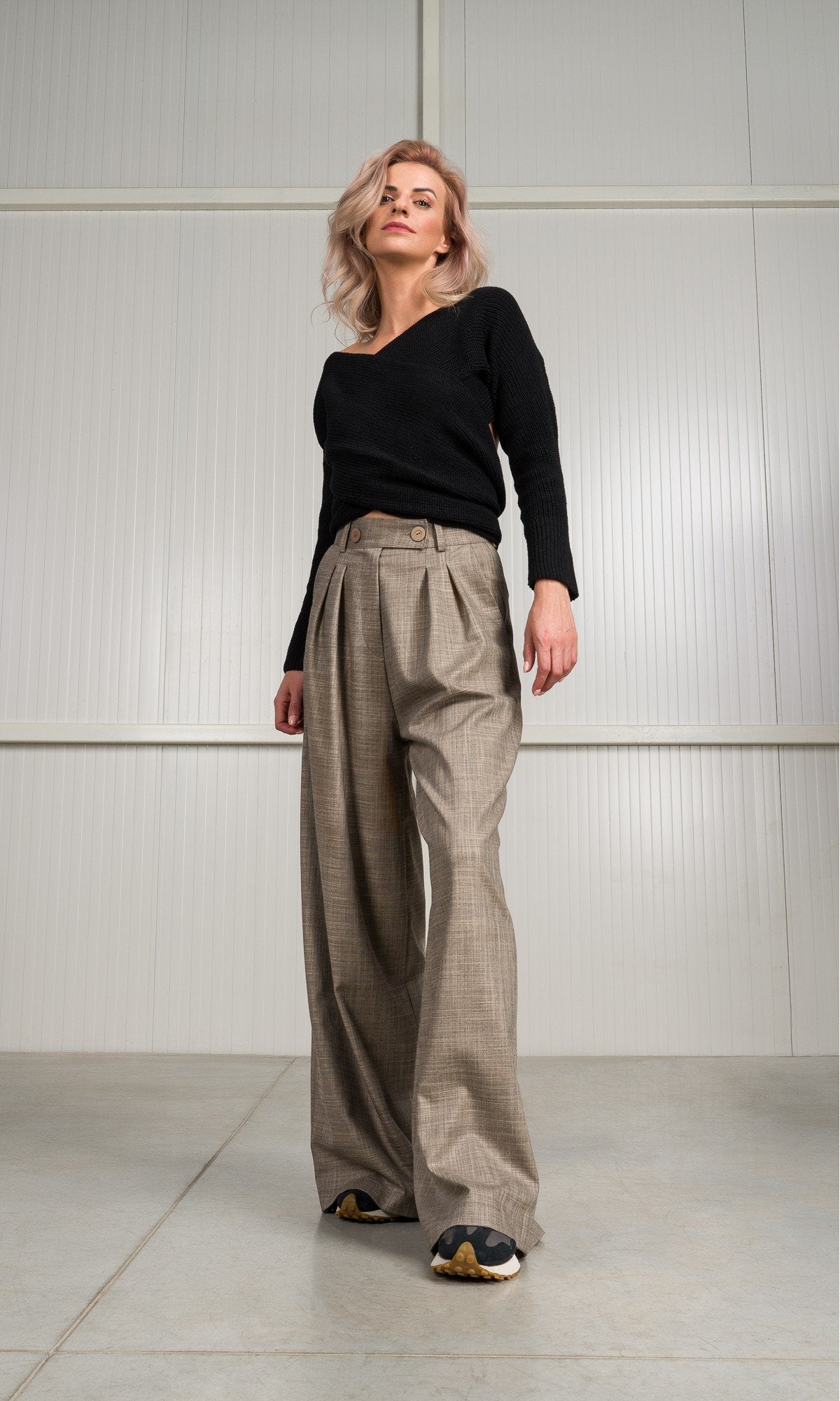 Plain Weave Tuck Pants - AAKASHA